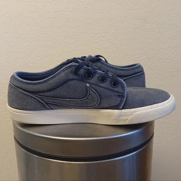 Nike Toki Low Sheos Men's 10.5 Denim Blue Jean Janoski Style Skateboard Skater - Picture 3 of 11